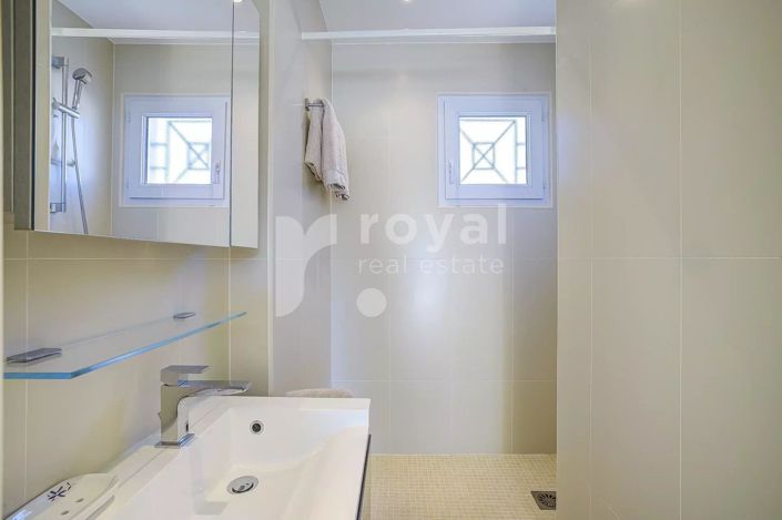 Image No.17-3 Bed House for sale