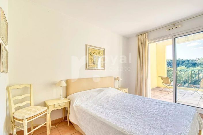 Image No.10-3 Bed House for sale