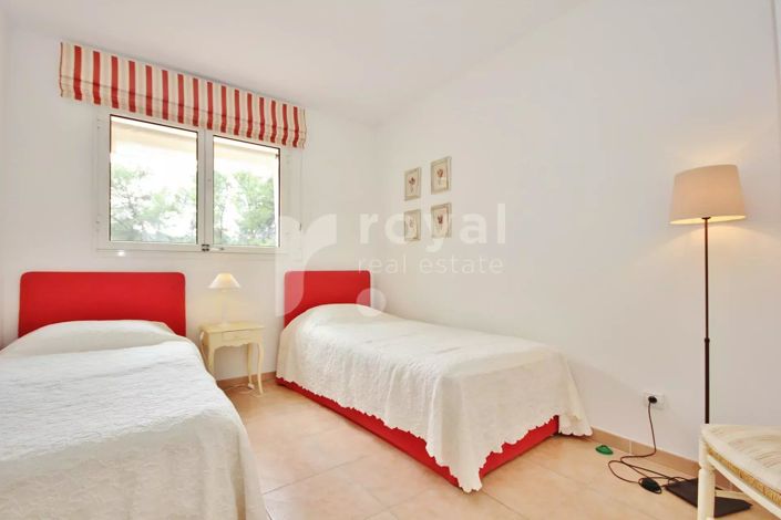 Image No.13-3 Bed House for sale