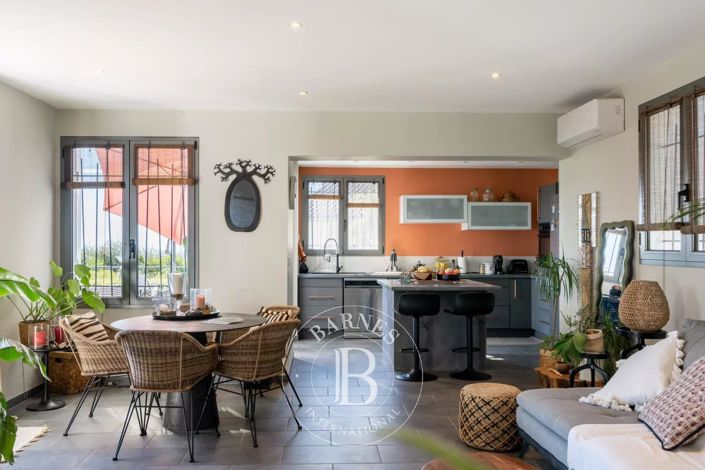 Image No.21-3 Bed House for sale