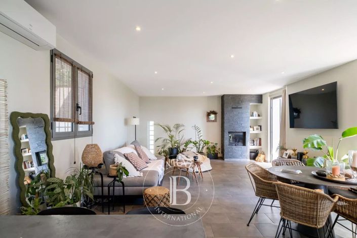 Image No.26-3 Bed House for sale