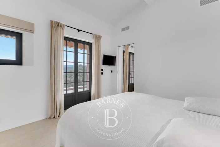 Image No.12-6 Bed House for sale