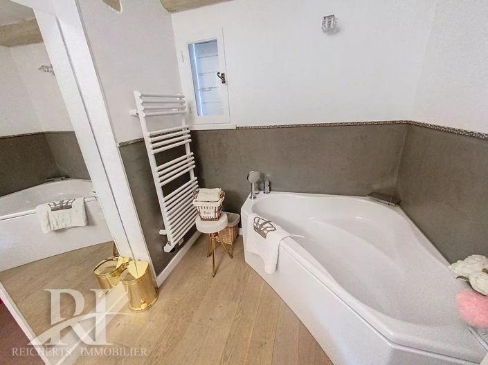 Image No.18-5 Bed House for sale