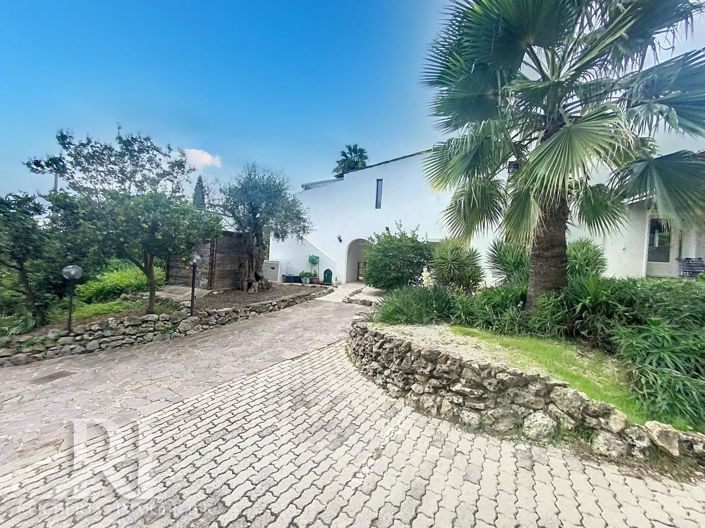 Image No.2-5 Bed House for sale