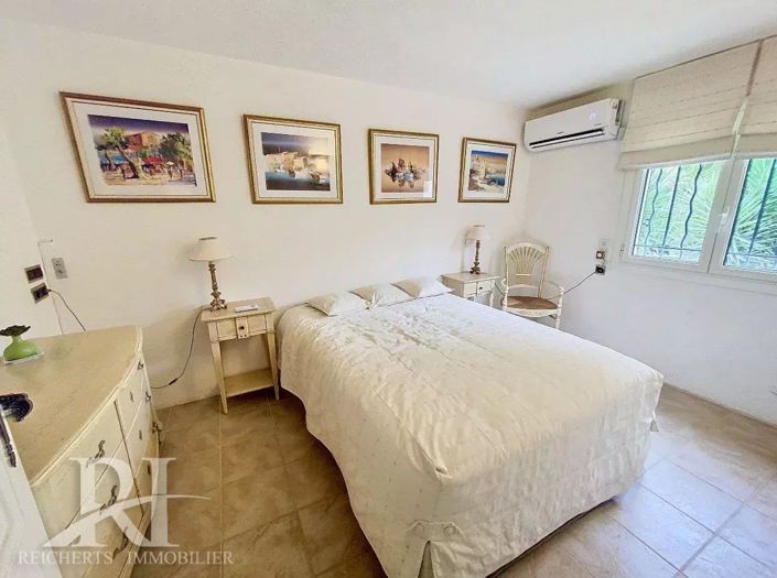 Image No.20-5 Bed House for sale