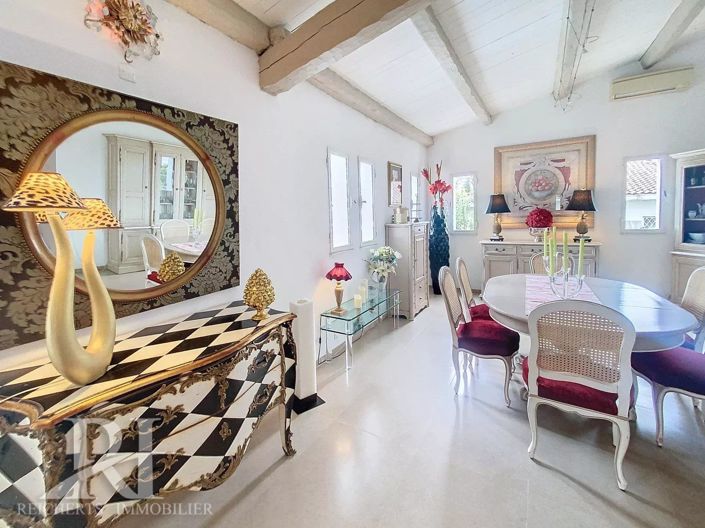 Image No.6-5 Bed House for sale