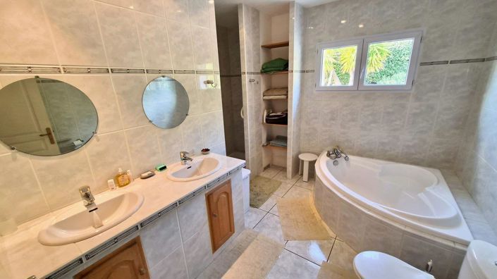 Image No.16-Maison de 5 chambres à vendre à Neffiès