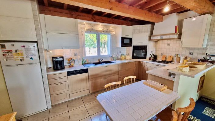 Image No.7-5 Bed House for sale