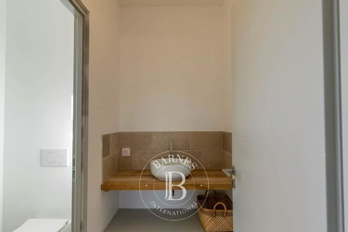 Image No.14-4 Bed House for sale