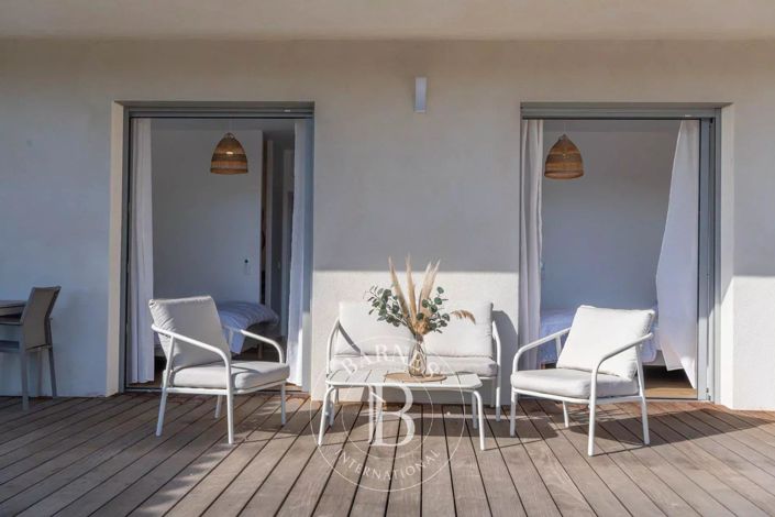 Image No.18-4 Bed House for sale