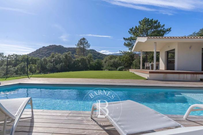 Image No.2-4 Bed House for sale