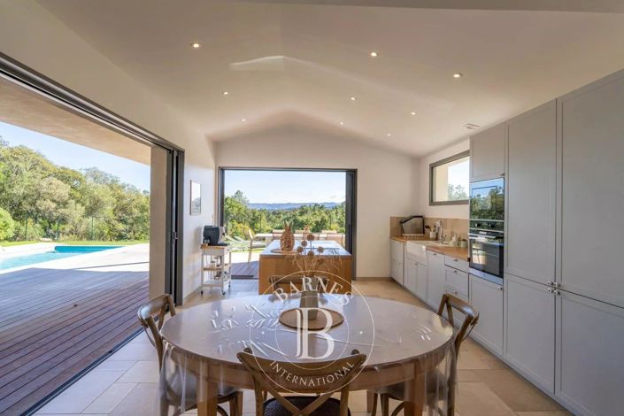 Image No.7-4 Bed House for sale