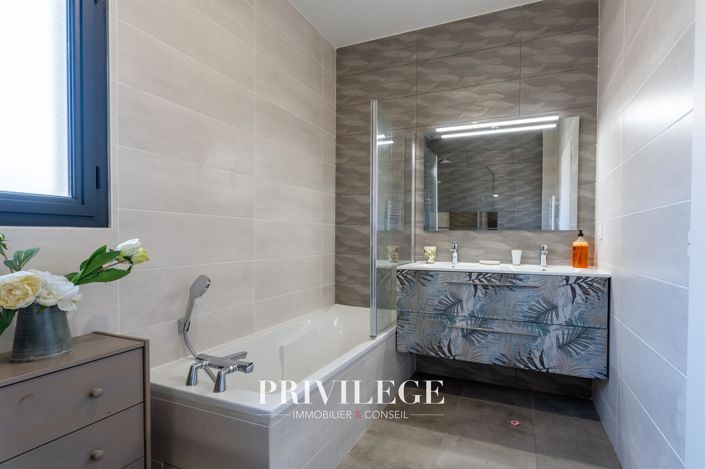 Image No.14-4 Bed House for sale