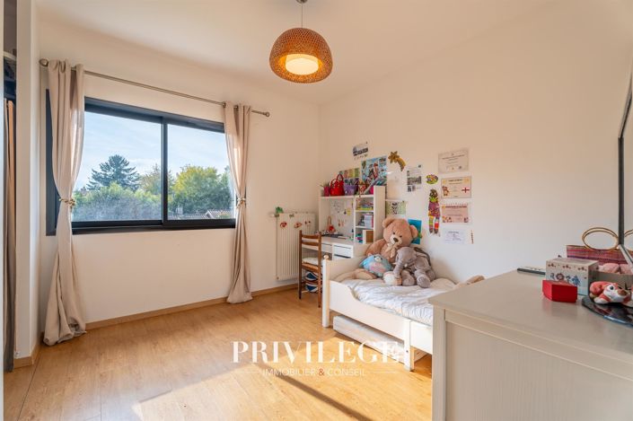 Image No.16-4 Bed House for sale