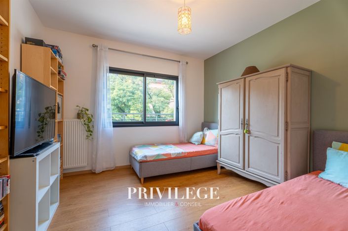 Image No.18-4 Bed House for sale