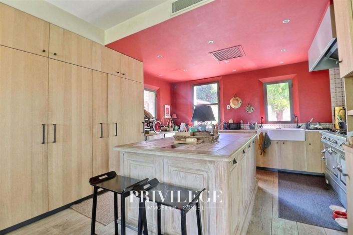 Image No.11-3 Bed House for sale