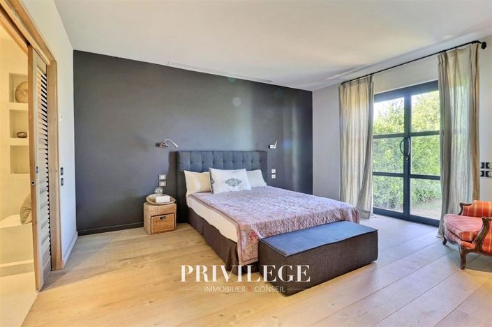 Image No.14-3 Bed House for sale