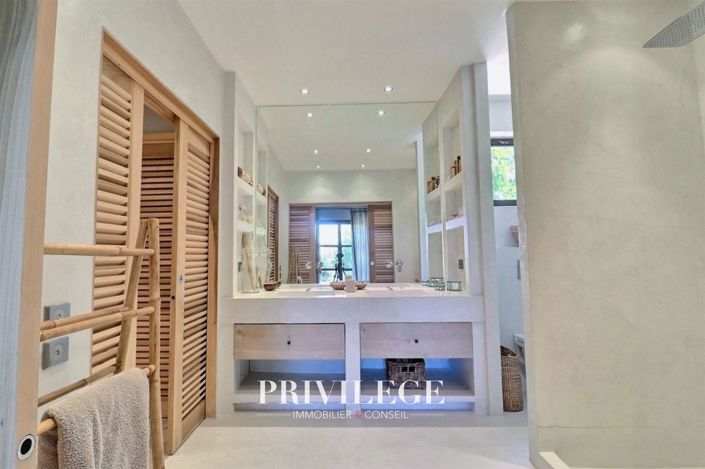 Image No.17-3 Bed House for sale