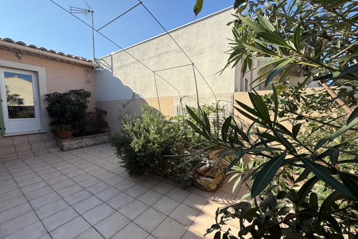 Image No.18-5 Bed House for sale