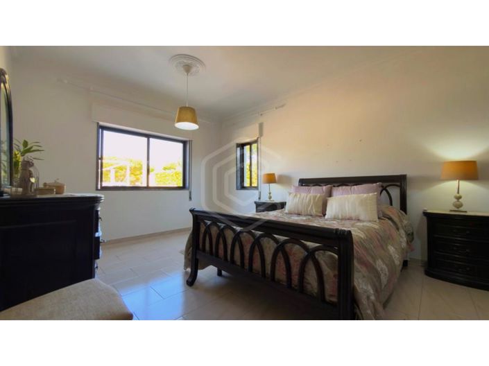 Image No.12-5 Bed House for sale