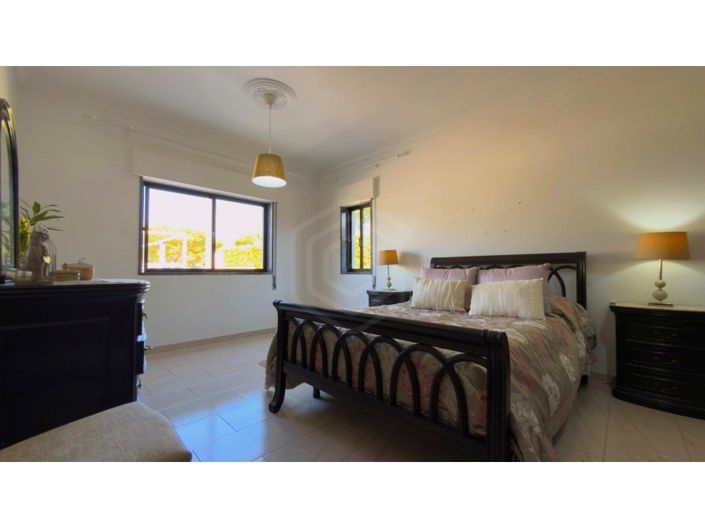 Image No.12-5 Bed House for sale