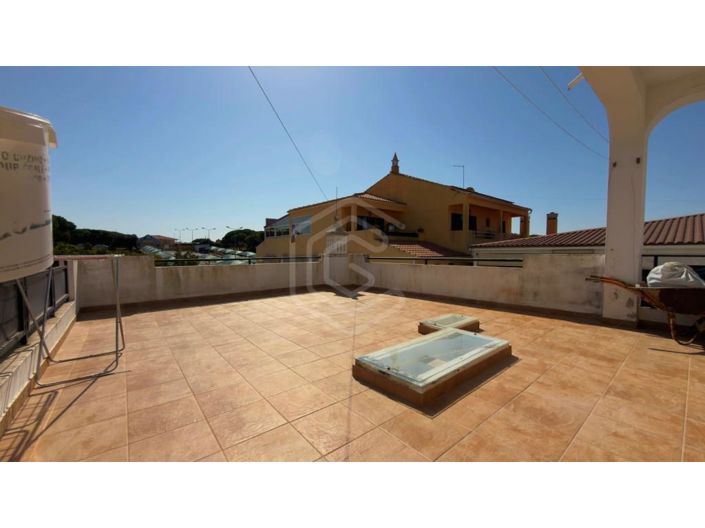 Image No.22-5 Bed House for sale