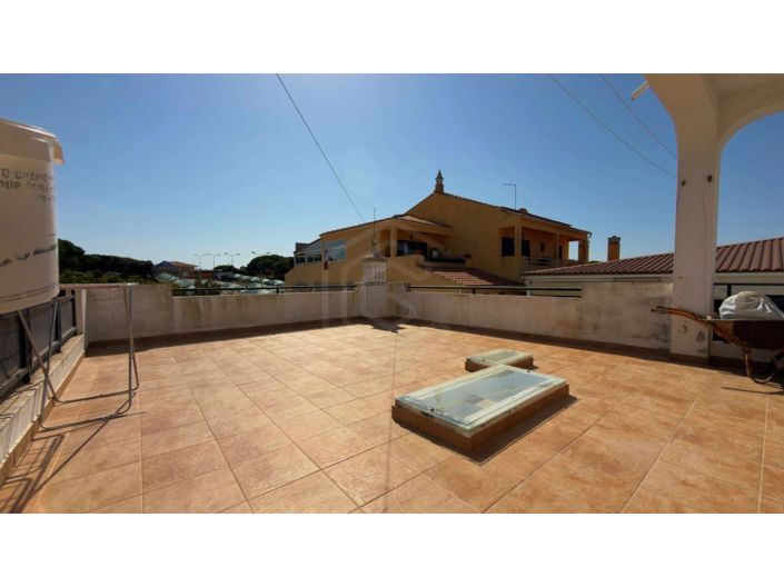Image No.22-5 Bed House for sale