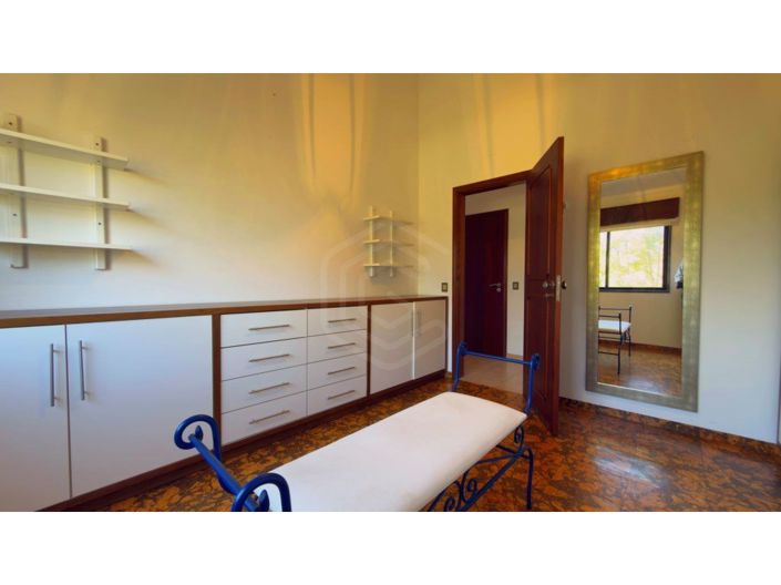 Image No.29-5 Bed House for sale