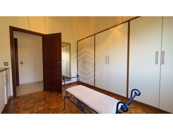 Image No.30-5 Bed House for sale