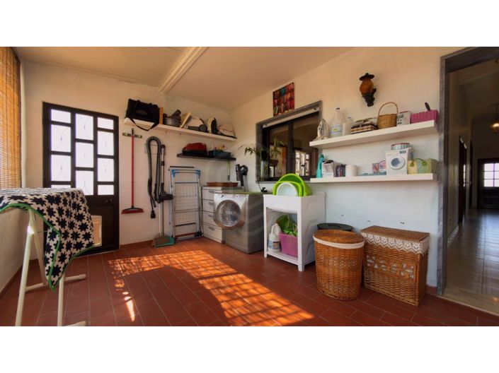 Image No.33-5 Bed House for sale