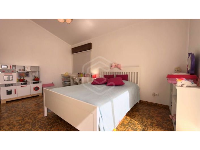 Image No.36-5 Bed House for sale