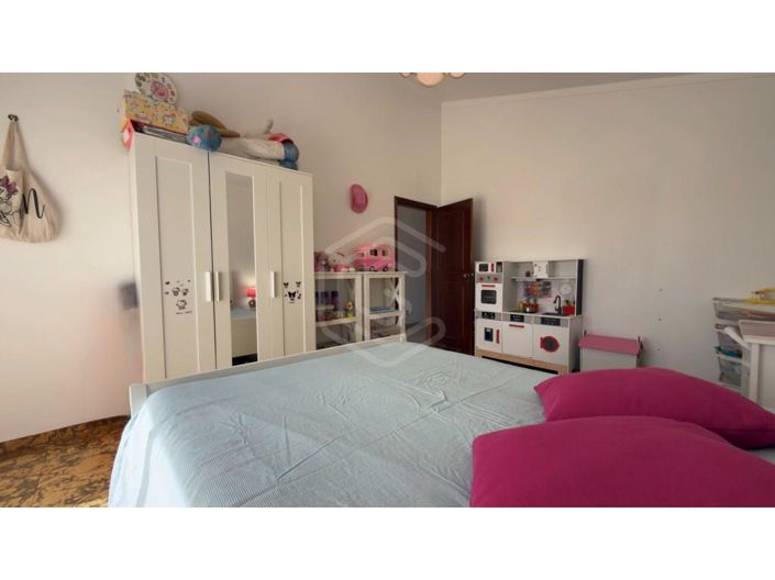 Image No.37-5 Bed House for sale