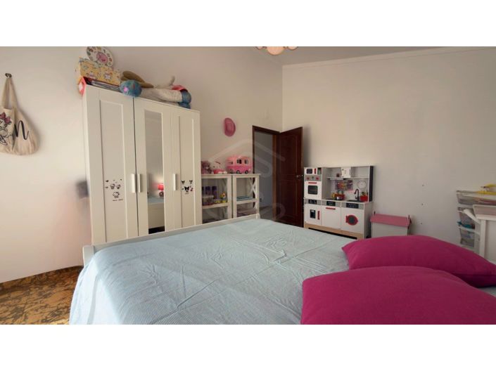 Image No.37-5 Bed House for sale