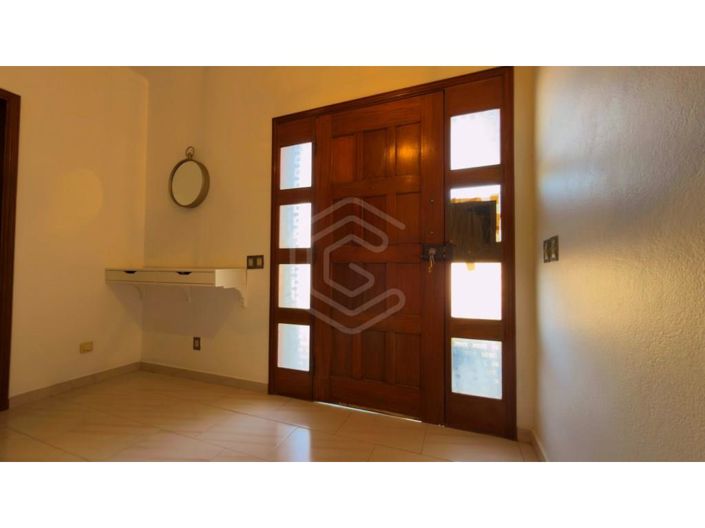 Image No.5-5 Bed House for sale