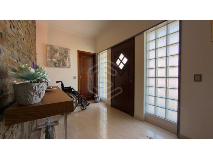 Image No.57-5 Bed House for sale