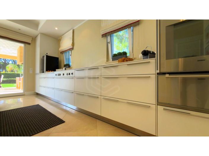 Image No.15-4 Bed House for sale