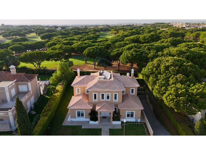 Image No.2-4 Bed House for sale