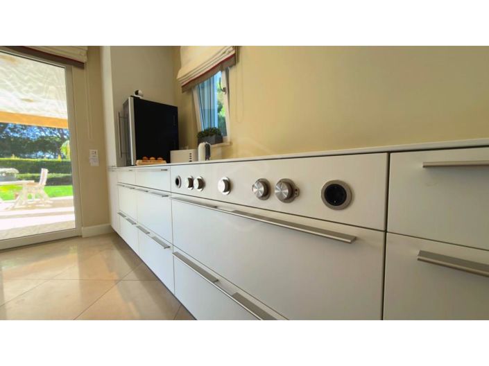 Image No.21-4 Bed House for sale