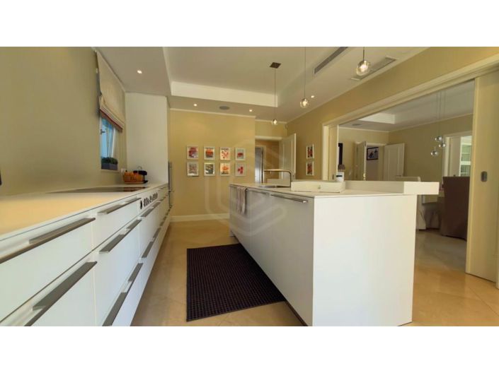 Image No.25-4 Bed House for sale