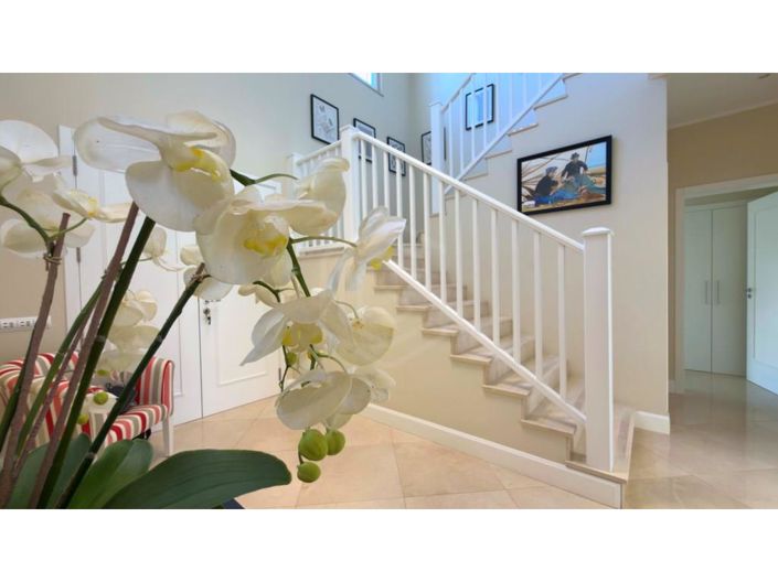 Image No.38-4 Bed House for sale