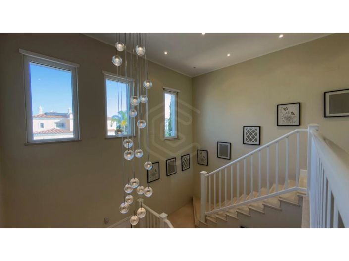 Image No.41-4 Bed House for sale