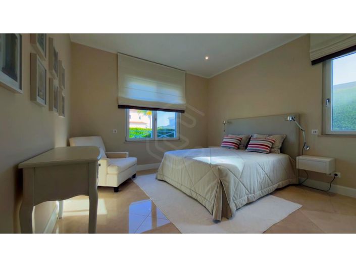 Image No.46-4 Bed House for sale