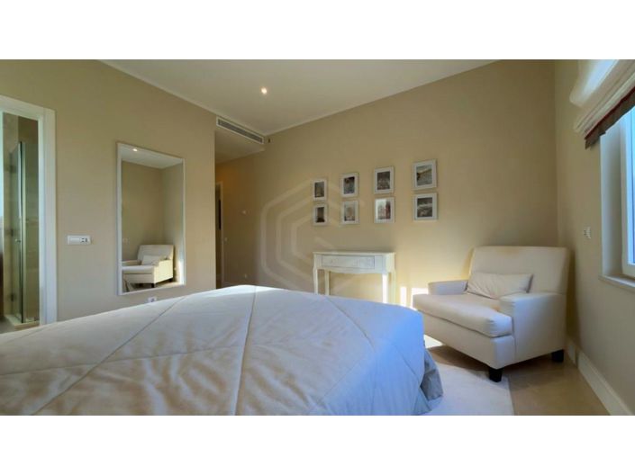 Image No.48-4 Bed House for sale