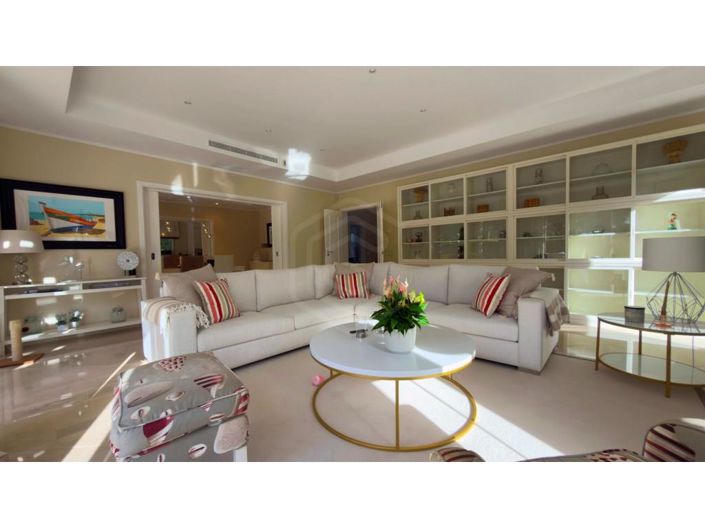 Image No.6-4 Bed House for sale