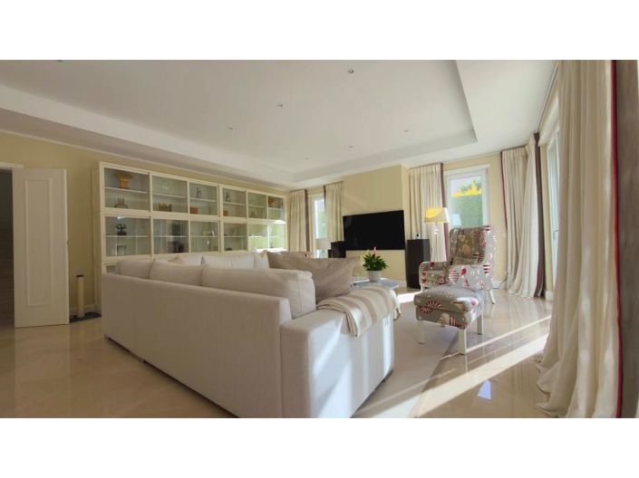 Image No.8-4 Bed House for sale