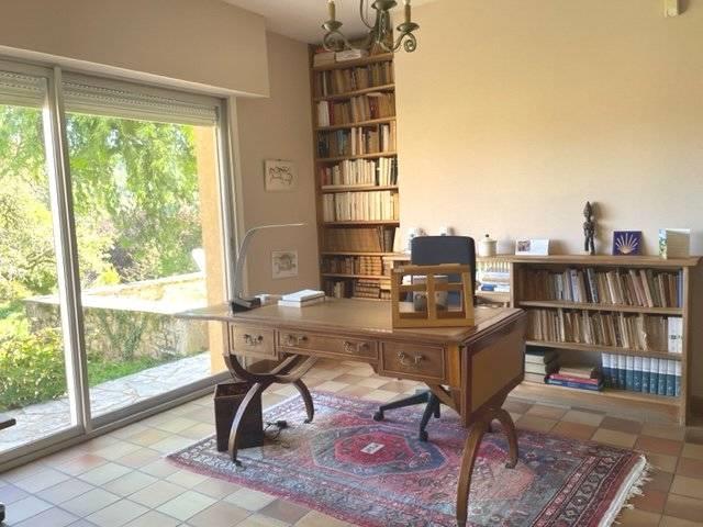 Image No.9-5 Bed House for sale