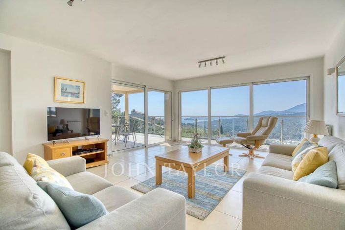 Image No.5-5 Bed House for sale