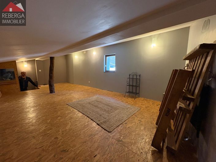 Image No.27-4 Bed House for sale