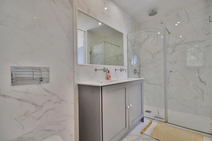 Image No.17-4 Bed House for sale