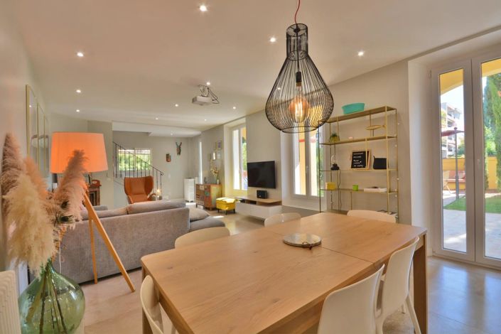 Image No.9-4 Bed House for sale